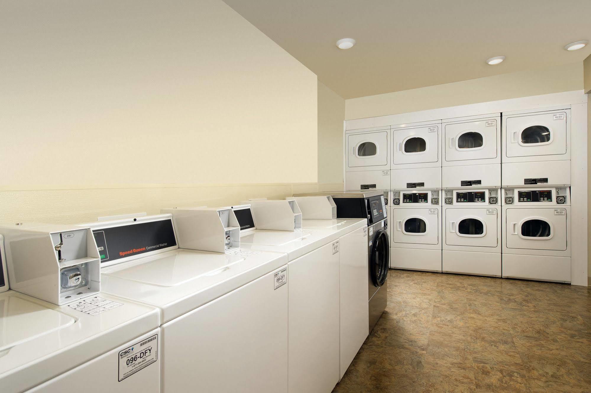 Extended Stay America Select Suites - Fort Lauderdale - Airport - West Exterior photo